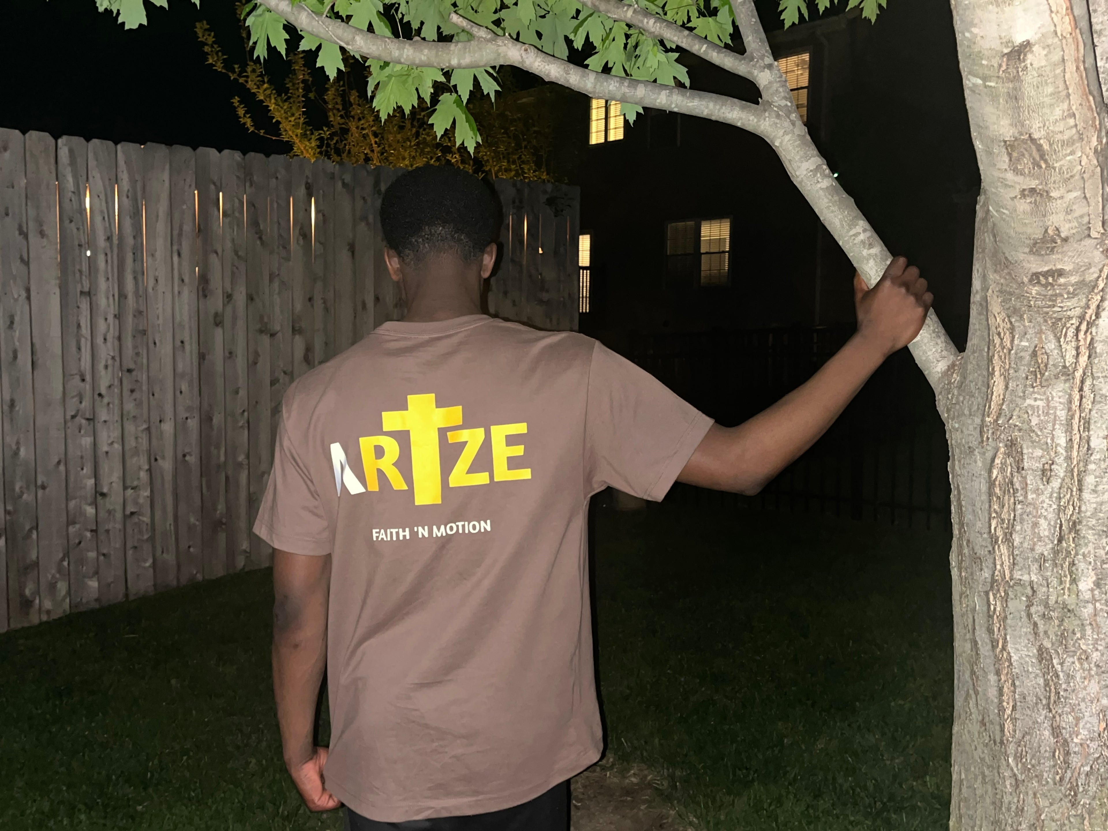 ARIZE Essential Tee